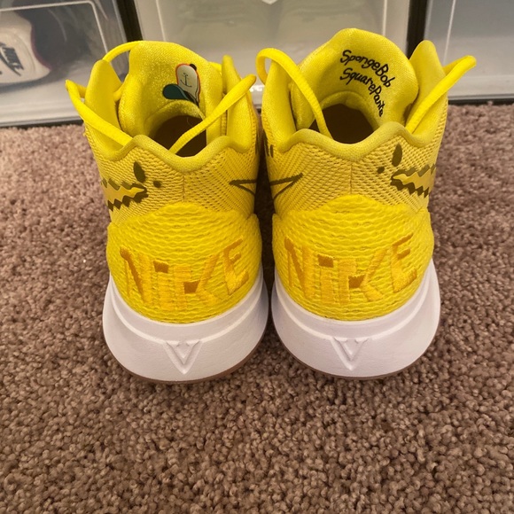 Kyrie 5 SpongeBobs men’s 9 - Picture 3 of 3
